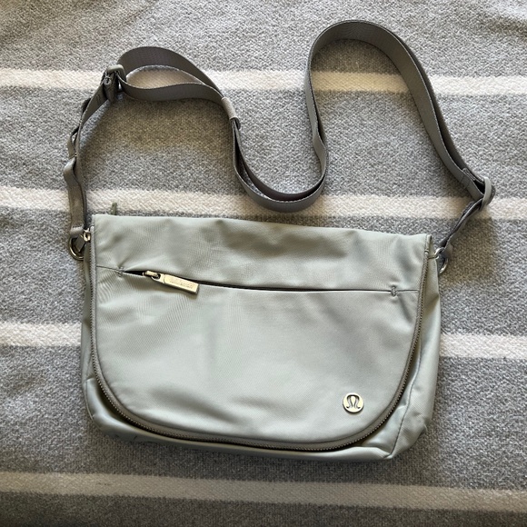 Lululemon All Night Festival Bag 5L - Picture 1 of 7